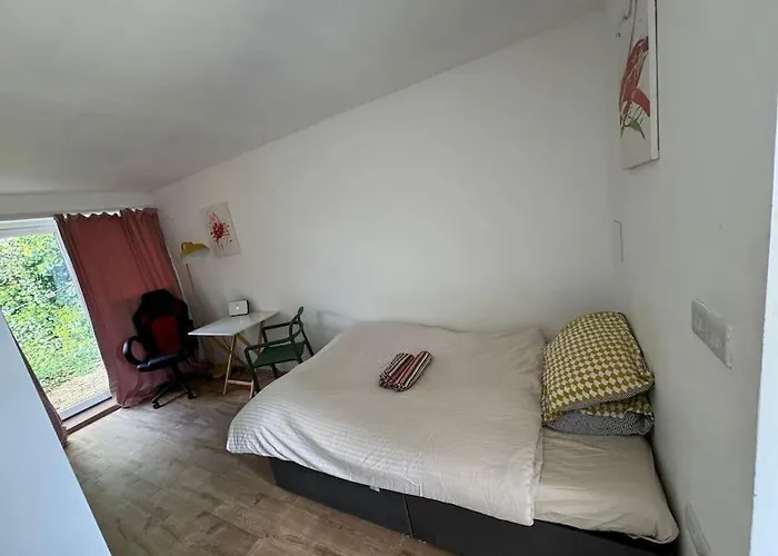 Flat, Parking, Filton * Bristol